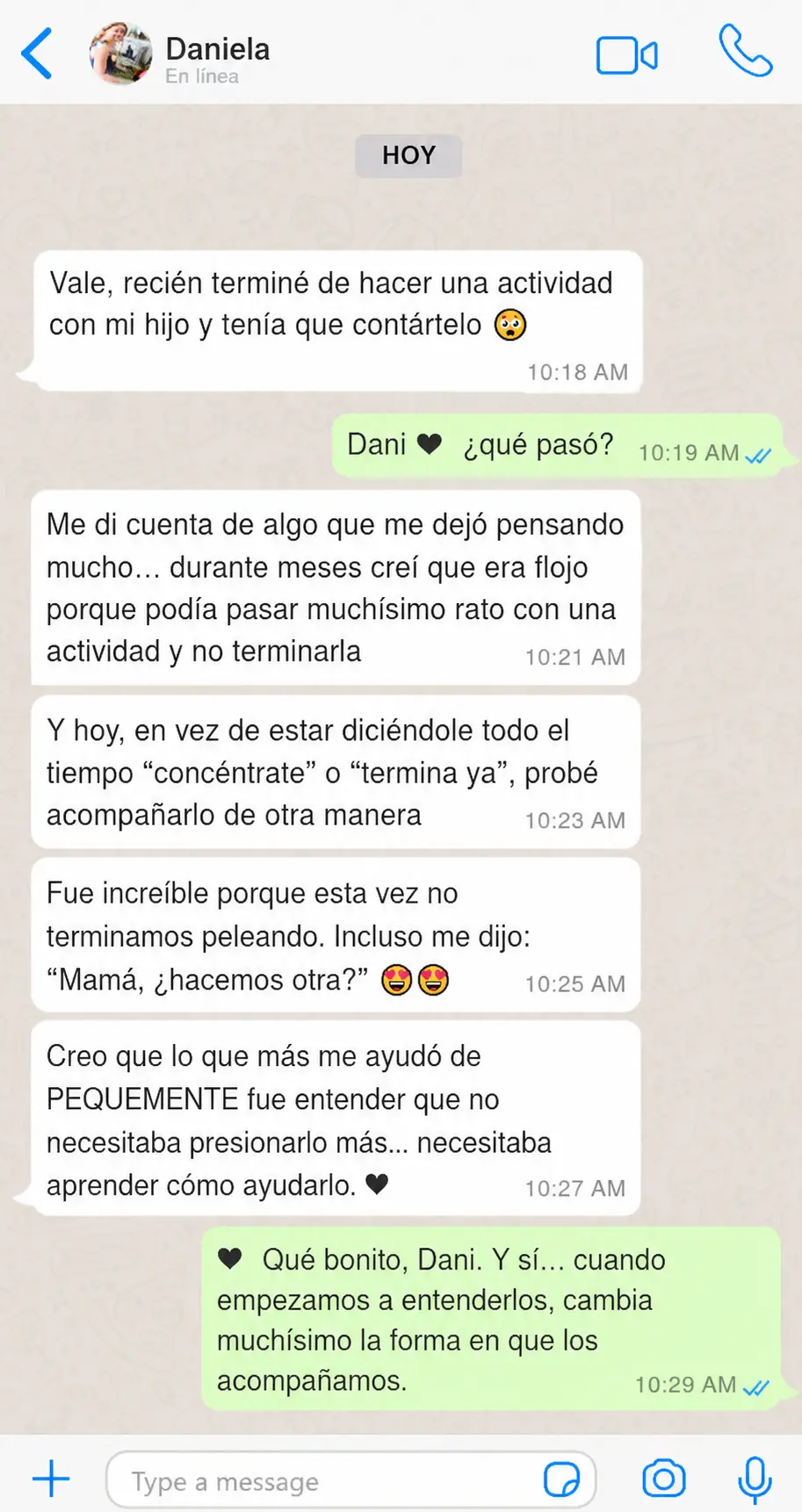 Testimonio real de Daniela, madre PequeMente, conversación de WhatsApp